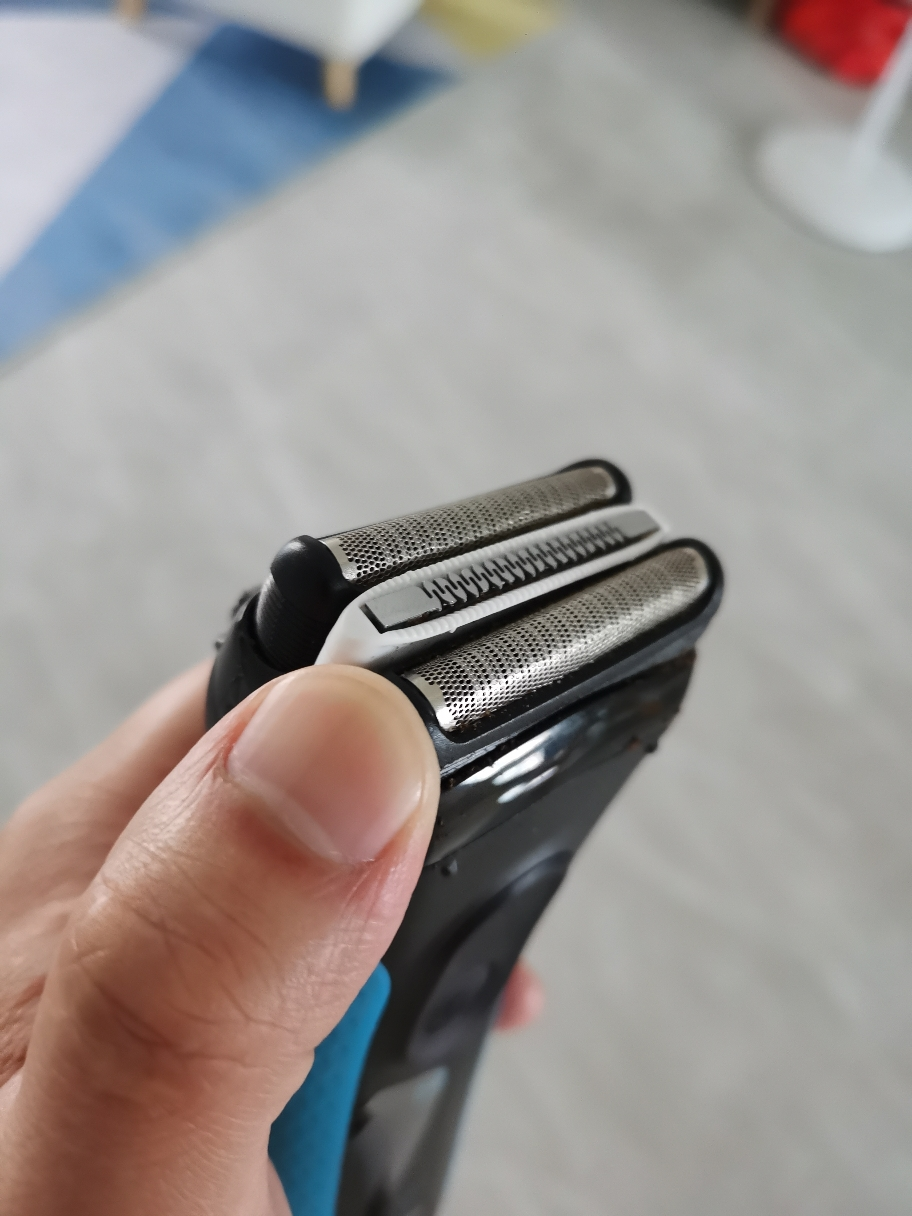 博朗(braun)电动剃须刀 3040s礼盒版三刀头 干湿两用 全身水洗 智能