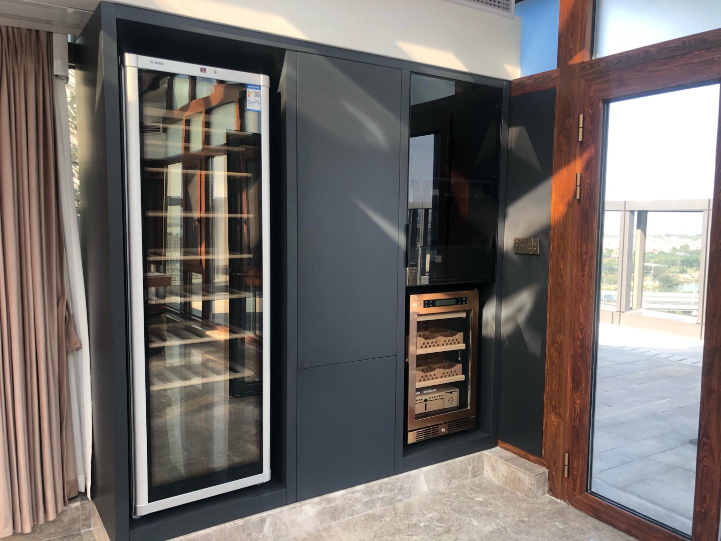 博世(bosch) 385l酒柜 家用红酒柜 橡木酒架 120支装葡萄酒柜 抗紫外