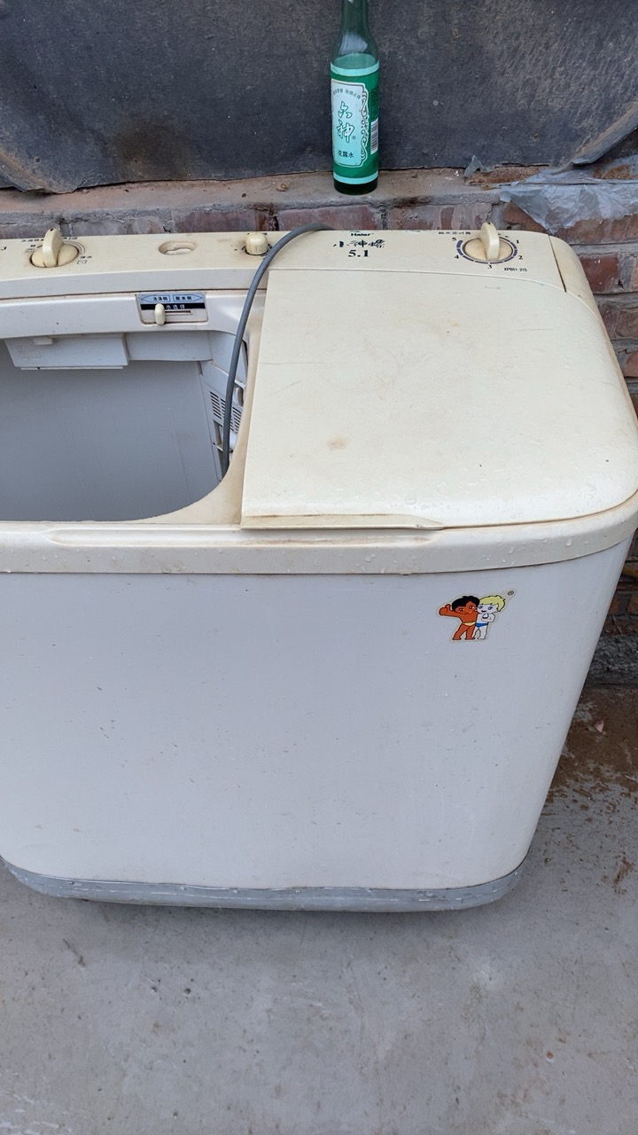 海尔双缸洗衣机半自动