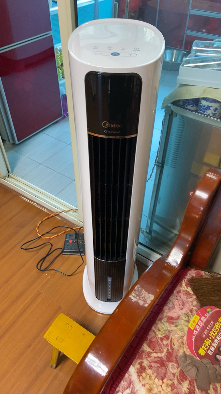 塔扇遥控立式节能移动水冷风机 健康送风加湿两用无叶塔式电风扇家用