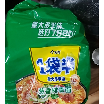 今麦郎一袋半五连包葱香排骨145g