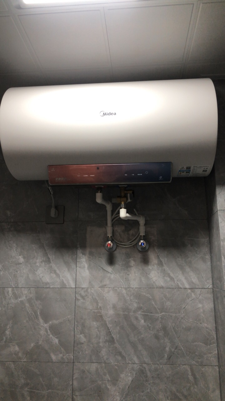 美的热水器3200w