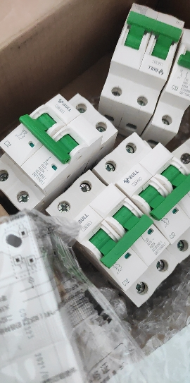 bull公牛空开空气开关家用单级1p32a小型真空短路过载保护器家用电闸