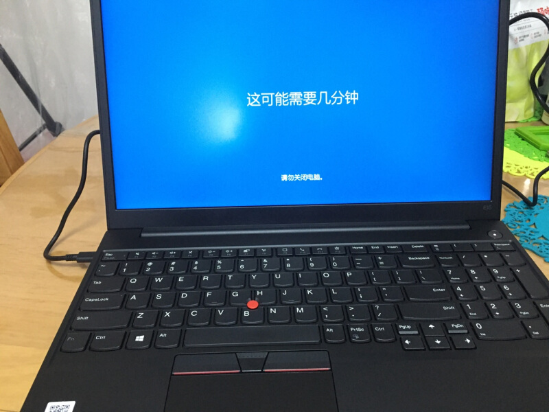 ThinkPad T14 78CD 14英寸 工程师系列轻薄便携商务办公 I5-1340P 16G内存 512G固态 2.2K屏晒单图