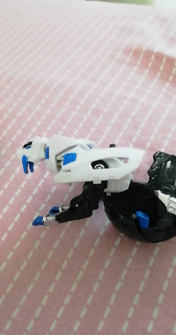 易腾咖宝蛋神霸王龙提拉轰爆裂恐龙变形蛋儿童男孩玩具米拉轰hck-006w