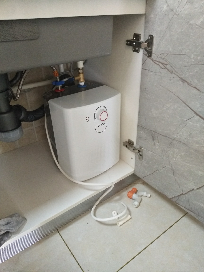 6u 上出水电热水器 2000w速热 金刚三层胆 安全防电墙晒单图