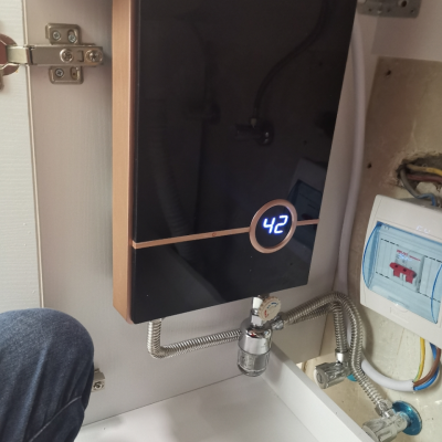 奥特朗(otlan)新款dsf8536-70 即热式电热水器 蓝牙音乐接听电话 家用