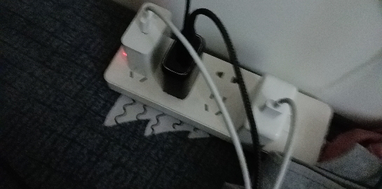 得力18260防触电插座家用拖线板3米多功能宿舍用多用学生电源板桌面