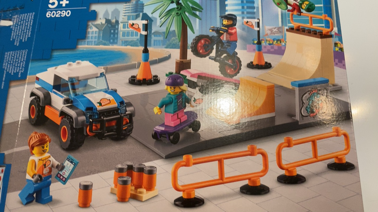 lego乐高 城市系列 滑板公园60290益智玩具拼插积木5岁 男孩女孩生日