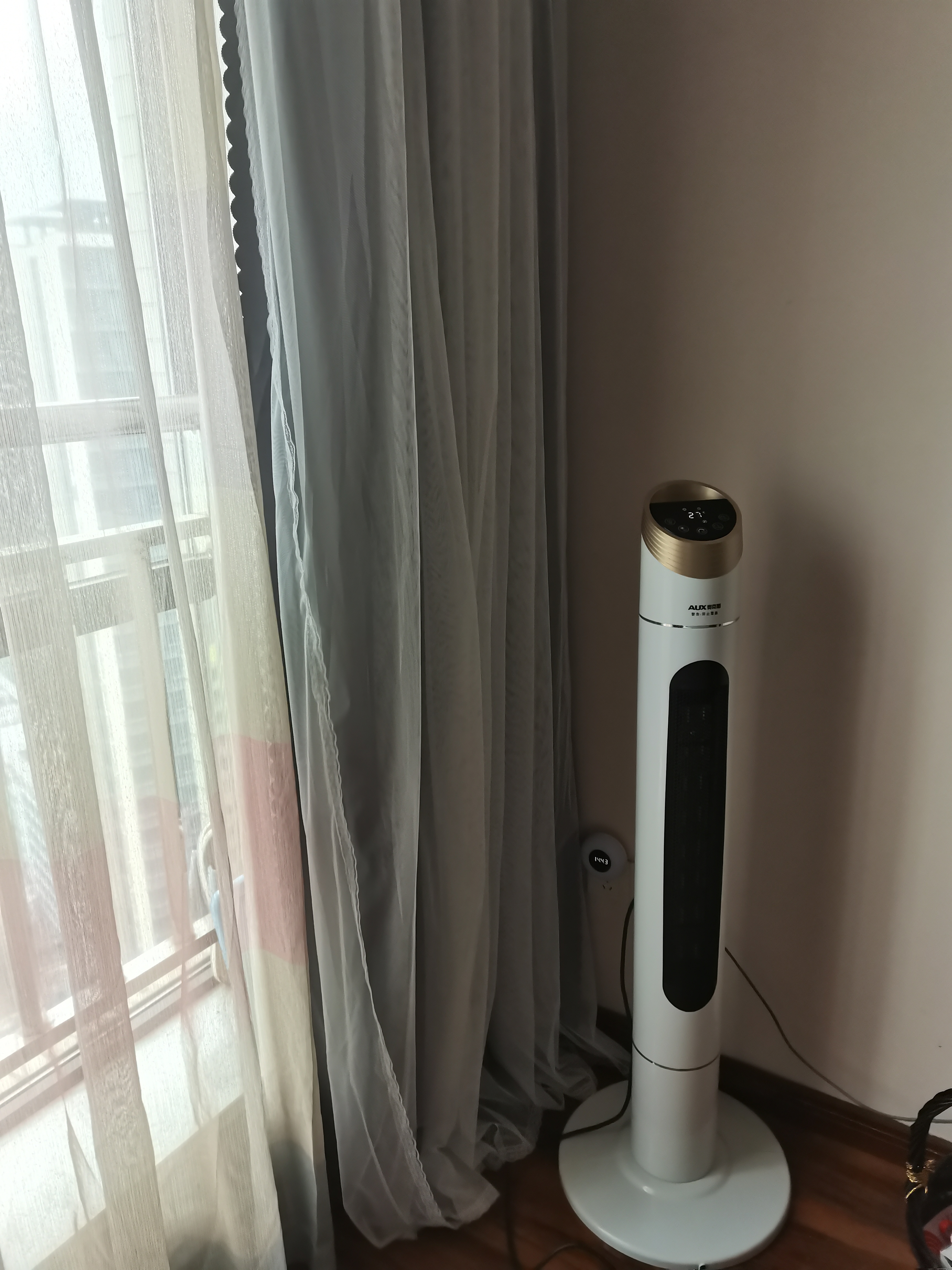 奥克斯取暖器家用节能电暖气省电浴室热风速热卧室立式电热暖风机 110