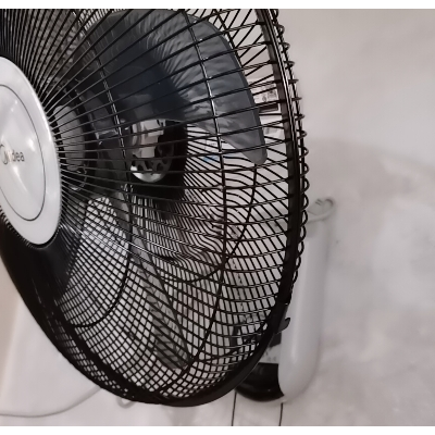 美的fwa40ya 壁扇 五叶劲风 纯铜电机 广角送风 电风扇3档可调 风扇