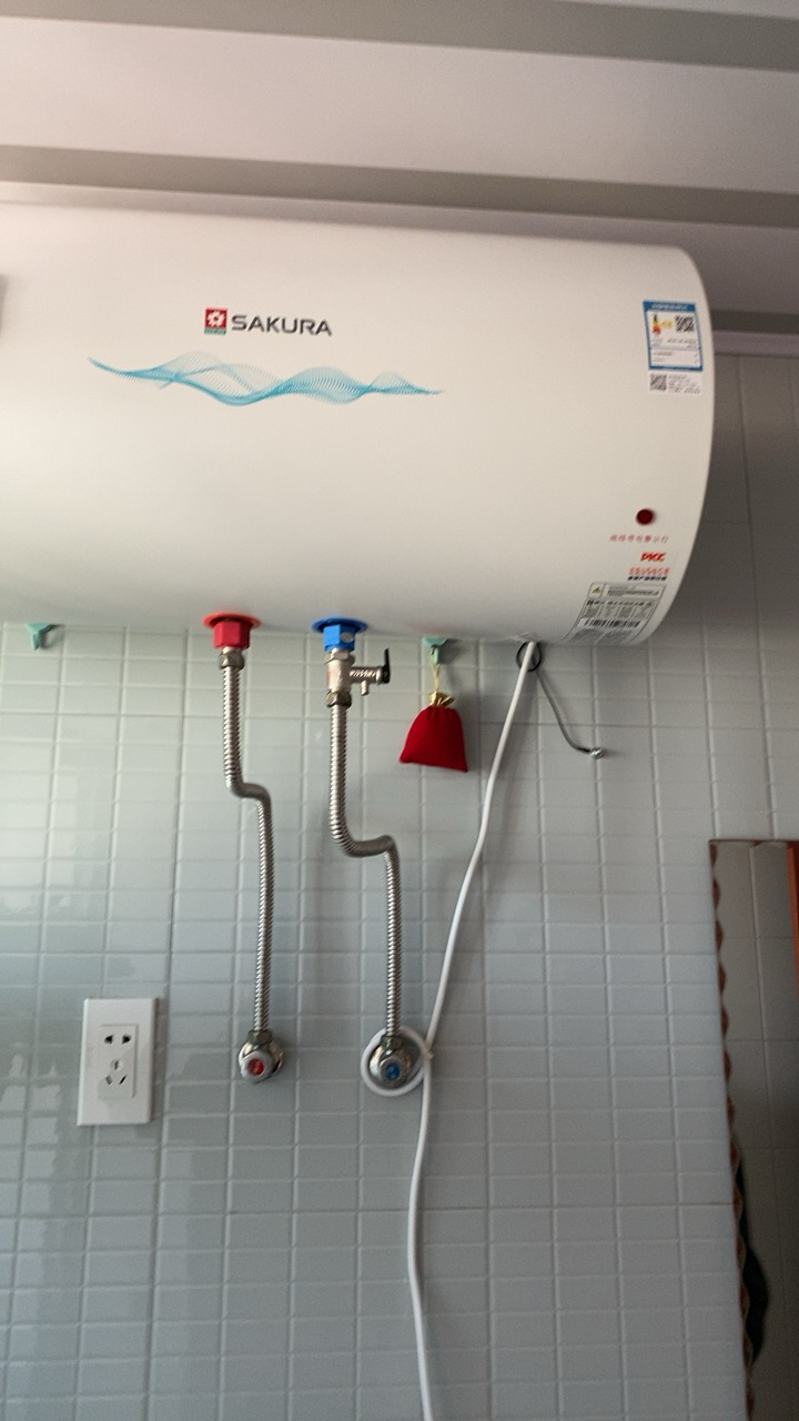 樱花(sakura)电热水器60升 大功率速热机械调温防电墙节能保温储水式