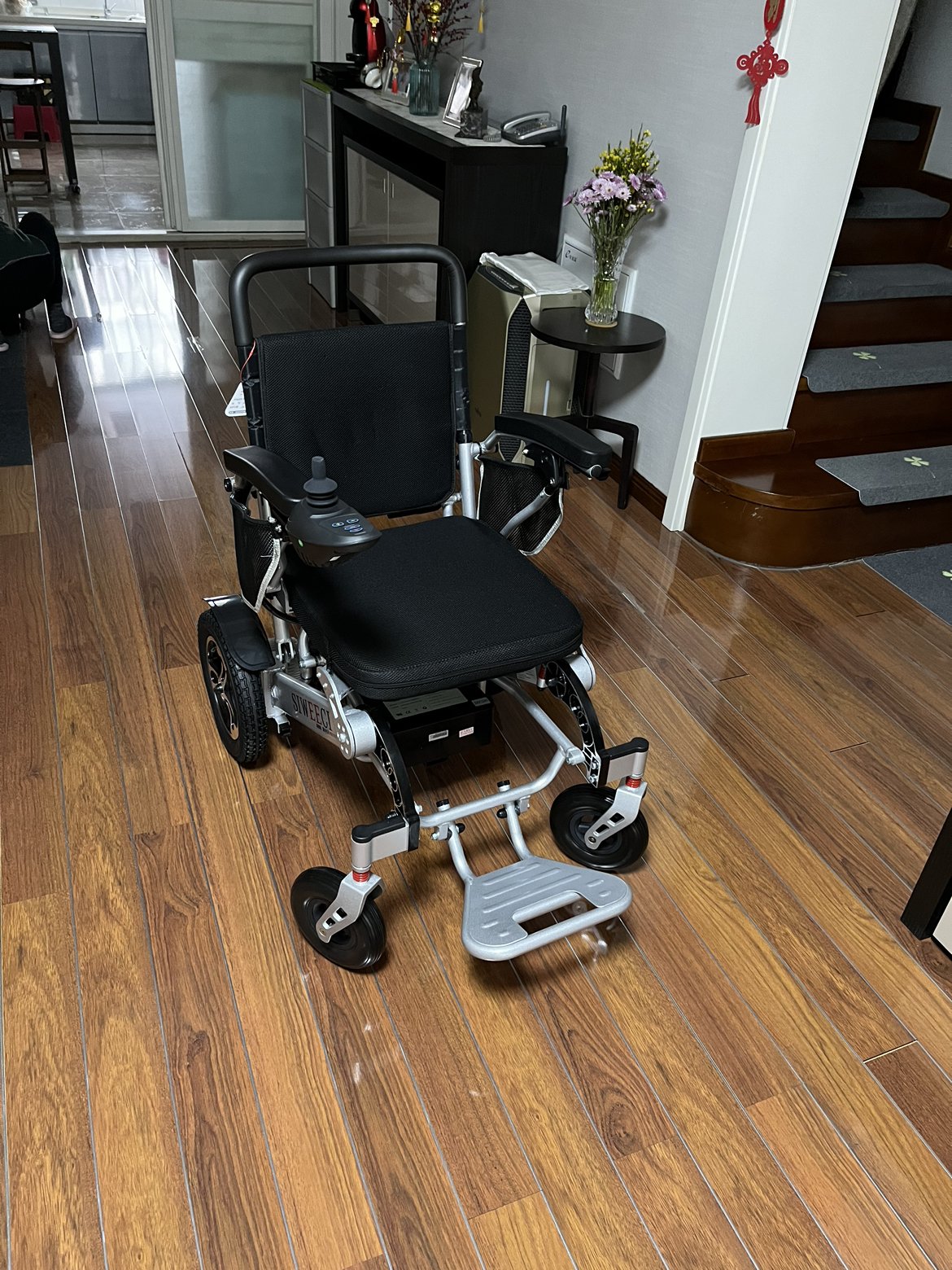 斯维驰电动轮椅折叠轻便轮椅车便携轻便锂电池老年人残疾人代步车晒单