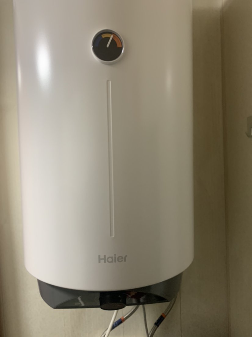 海尔(haier)60升竖式电热水器 省空间安装2200w速热 一级能效 增容速