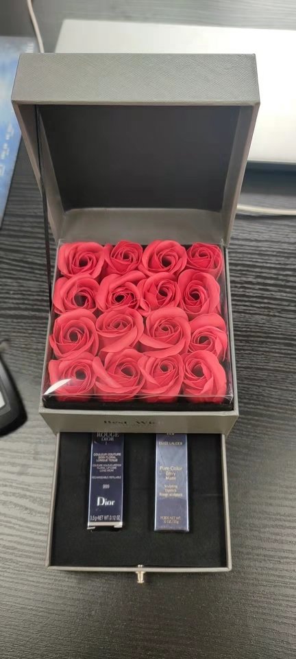 花漾倾慕显色333#枫叶红彩妆套装[送礼优选16朵玫瑰礼盒]晒单图