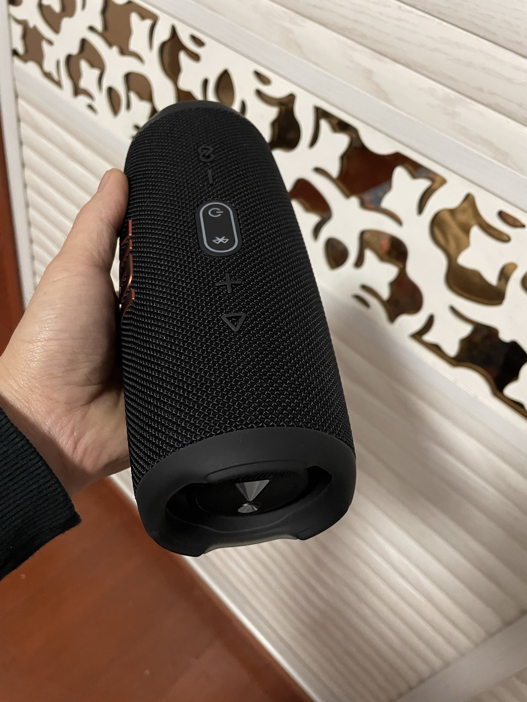 jbl charge5 音乐冲击波五代 便携式蓝牙音箱 户外防水防尘音箱 桌面