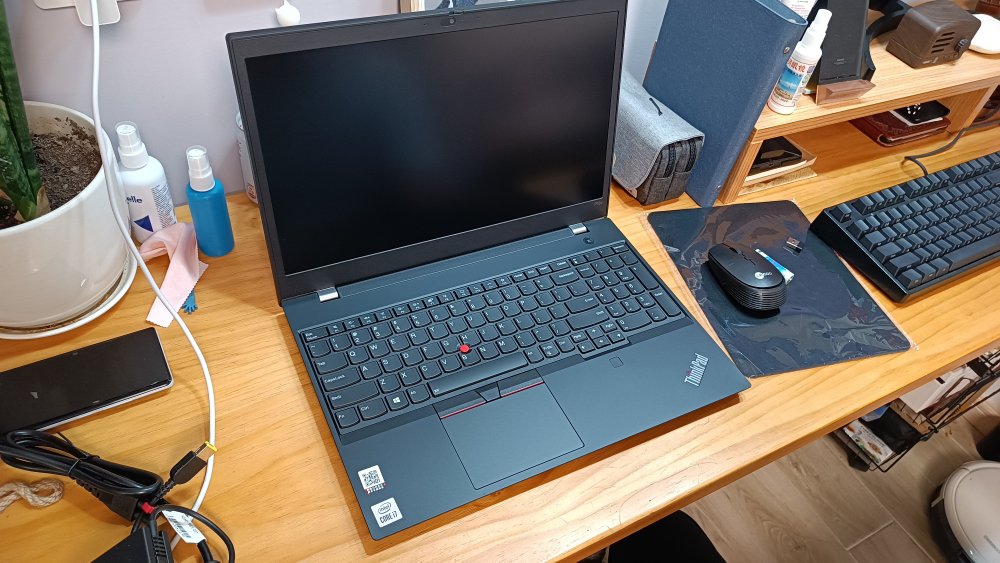 联想ThinkPad P15v 15.6英寸设计师游戏图站笔记本电脑 标配:酷睿i7-11800H 16G 512G T600 4G独显 指纹+人脸识别晒单图