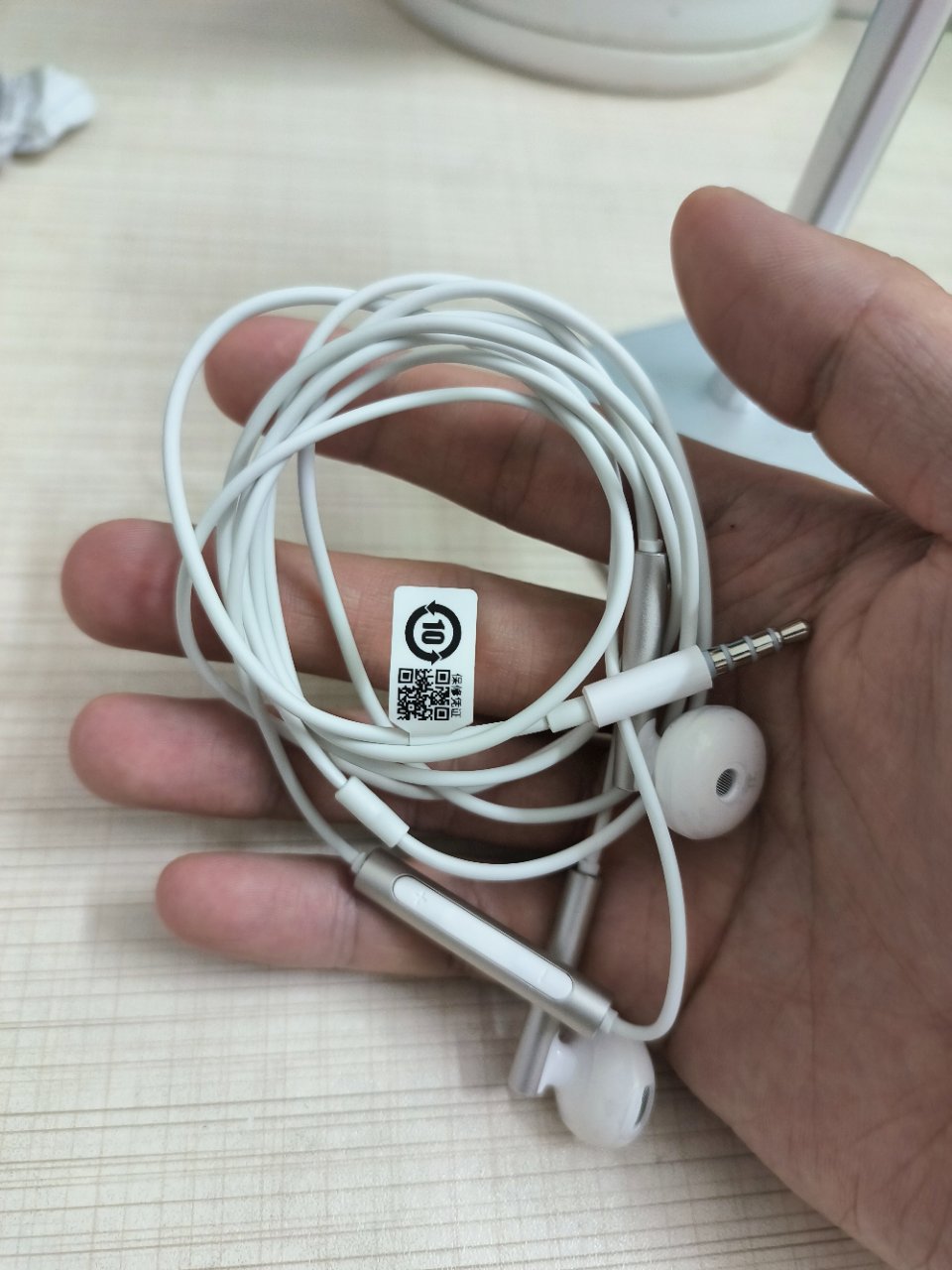 华为/huawei 原装耳机am116 半入耳式 三键线控 带麦克风 金属版 白色