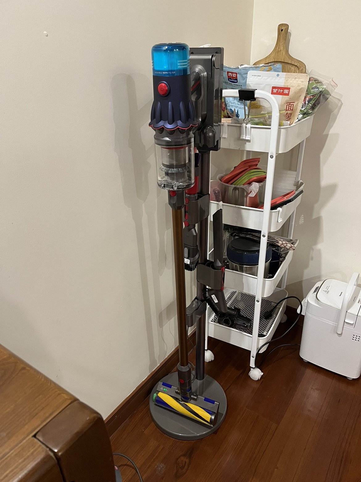 戴森(dyson)無繩吸塵器v12輕量手持 新品 家用除蟎 無線寵物毛普魯士