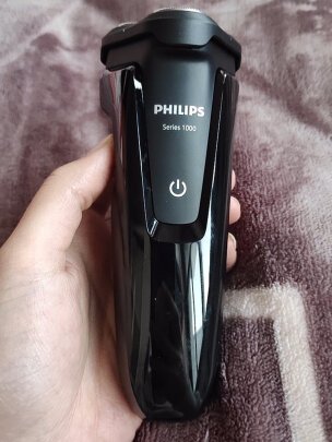 飞利浦(Philips) 电动剃须刀 干湿两用 三刀头 剃须刀全身水洗充电旋转式刮胡刀剃须刀S1010/04男士礼物晒单图