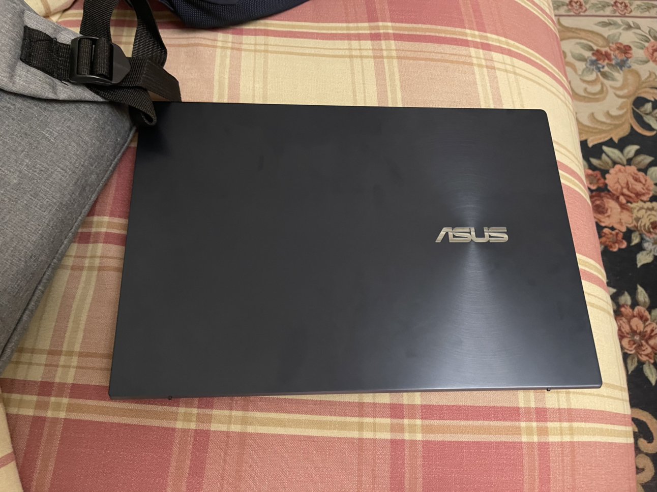 華碩(asus)靈耀x雙屏 十一代酷睿i7-1165g7 32g內存 1tb固態 mx450獨