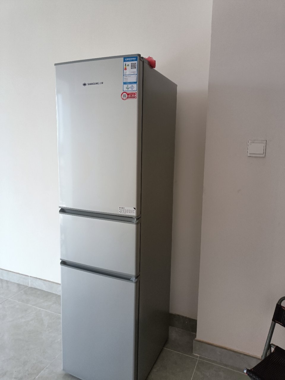 商家:上菱冰箱苏宁旗舰店上菱 200升三门冰箱 风冷无霜 节能低噪 冷藏