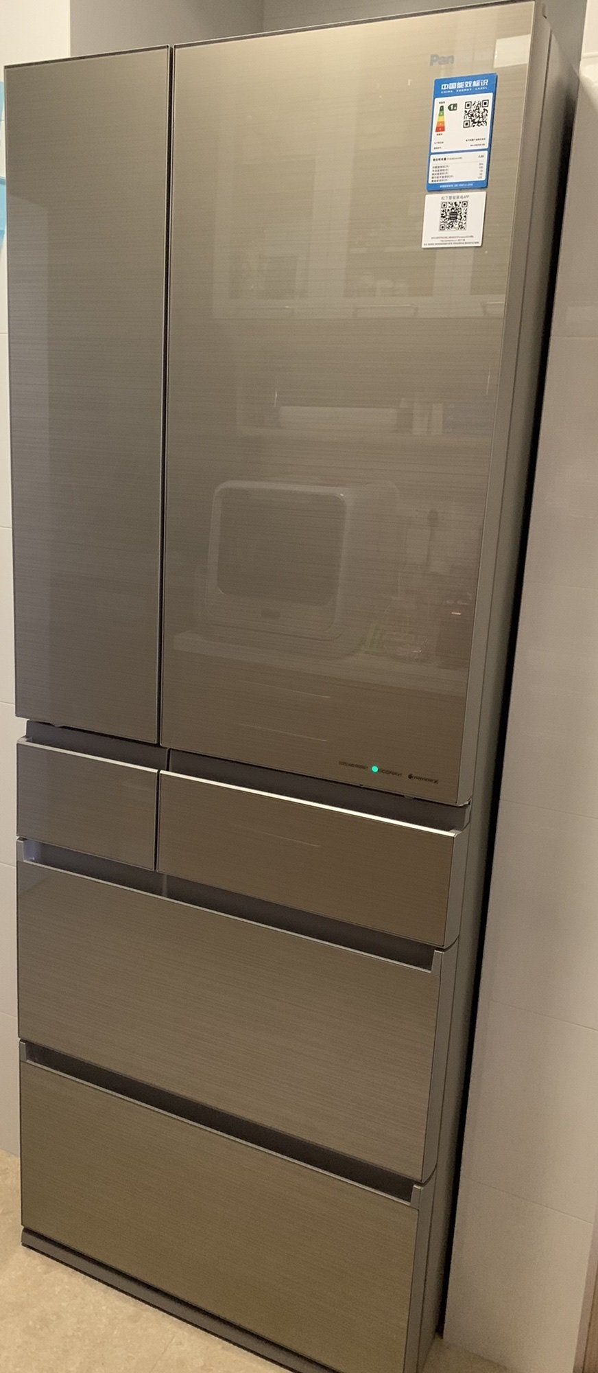 nr-f607hx-n5 日本原装进口 玻璃面板588升多门智能电冰箱无霜一级