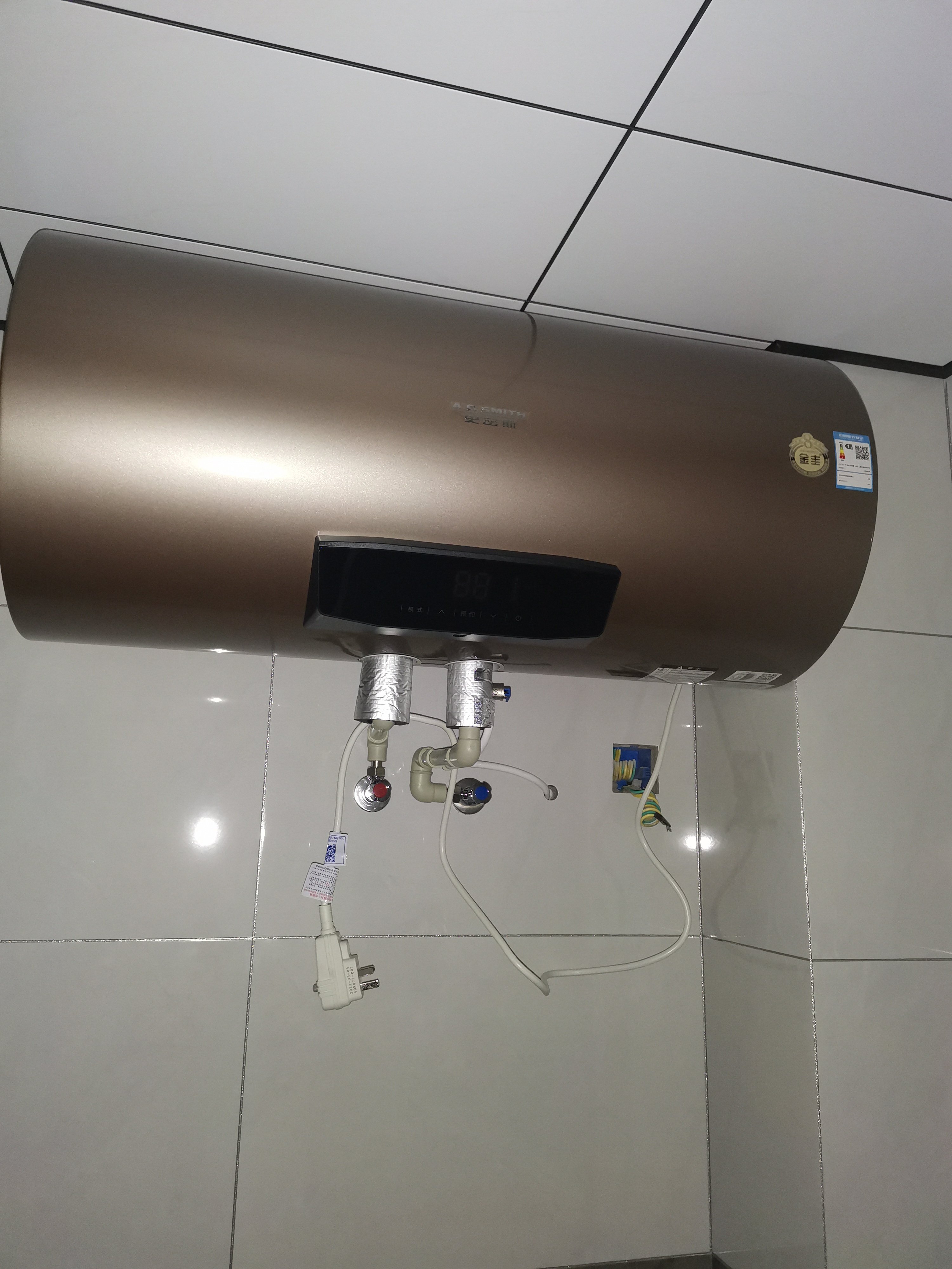 史密斯60升电热水器 专利免更换镁棒 晶彩外观 金圭内胆 双棒双3kw速