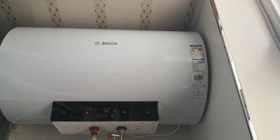 bosch/博世50升电热水器一级能效 3000w预约速热 触屏智控 高品质内胆