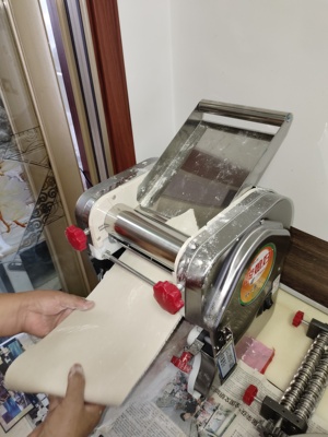 俊媳妇junxifu-240电动面条机不锈钢揉面机自动压面机家用商用饺子