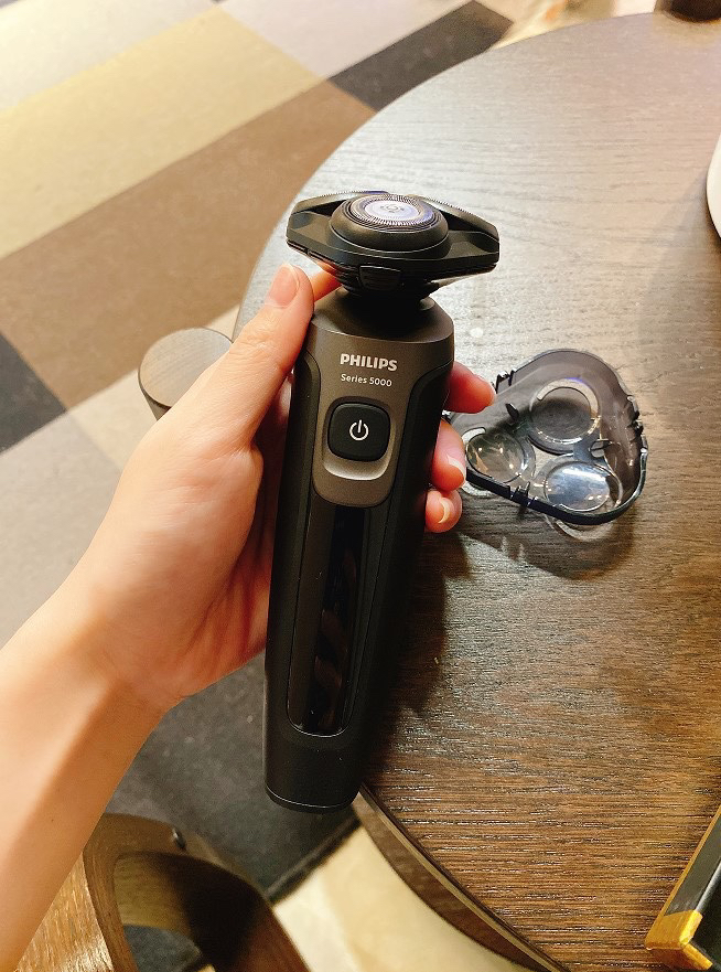 飞利浦(philips) 电动剃须刀电动男士官方自营旗舰店正品多功能刮胡刀