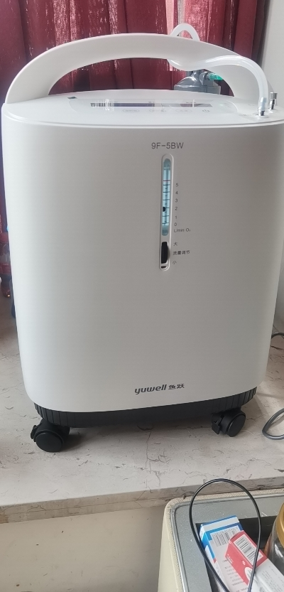 鱼跃制氧机9f-5bw家用5l升吸氧机老人孕妇氧气机制氧雾化93%氧浓度