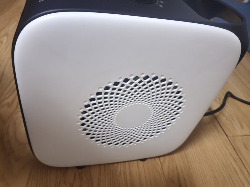 hf18c 暖风机 1500w ptc陶瓷发热体 倾倒断电 台式办公室小型取暖器