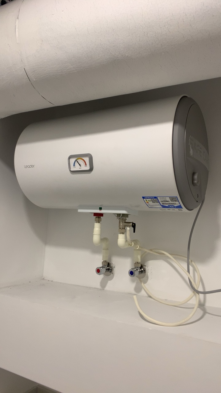 [租房神器]统帅(leader)海尔出品电热水器les40h-lc2(e) 40升 2200w速