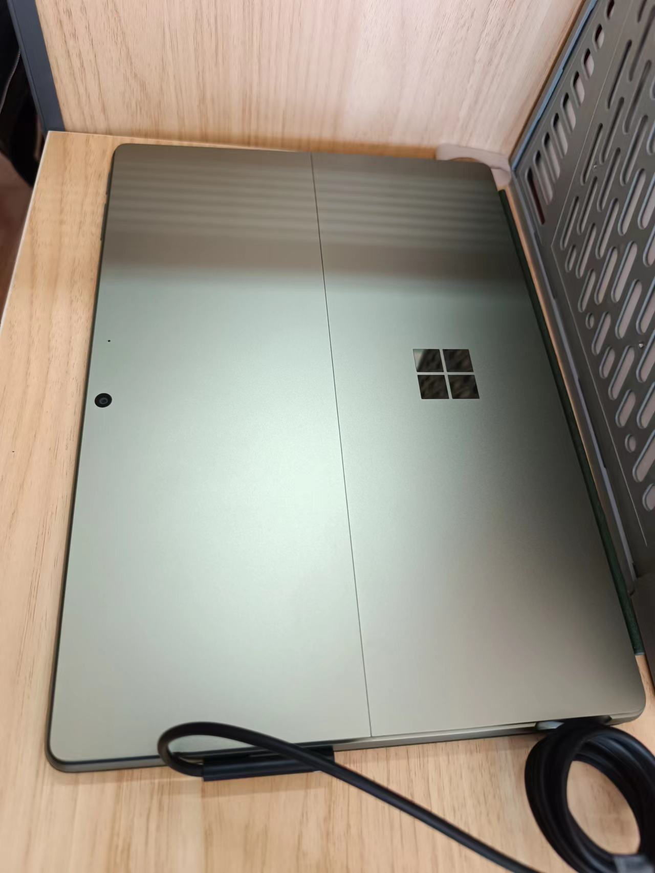 微软Surface Pro 9 二合一平板电脑 英特尔Evo平台超能轻薄本 酷睿i7-1255U 16G 256G 森野绿 13英寸触屏 轻薄本笔记本晒单图