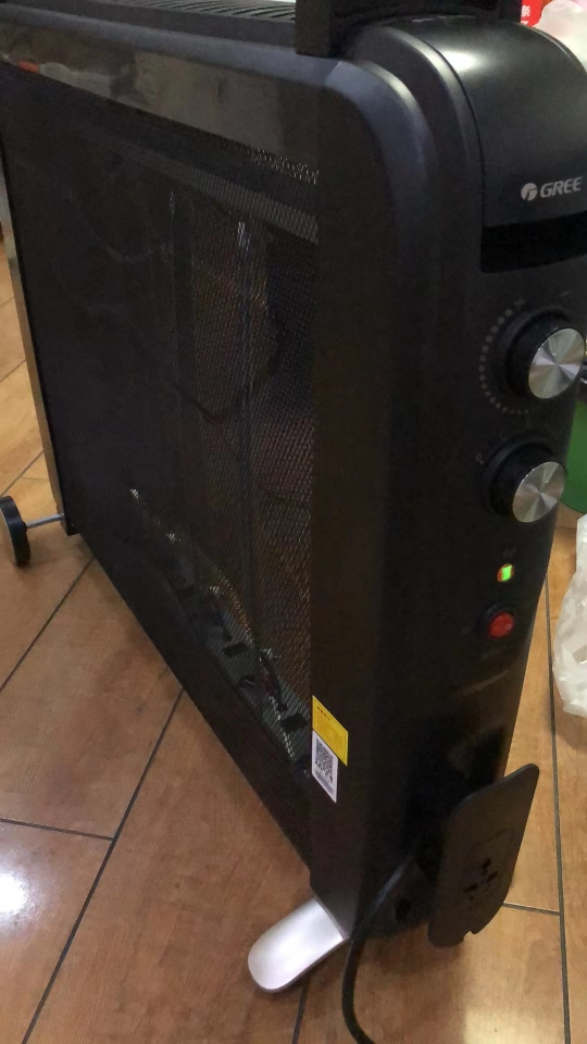 格力(GREE)取暖器电热膜NDYC-25C-WG 5片硅晶 2500W恒温省电 快速干衣 支持加湿 过热保护家用电暖器晒单图