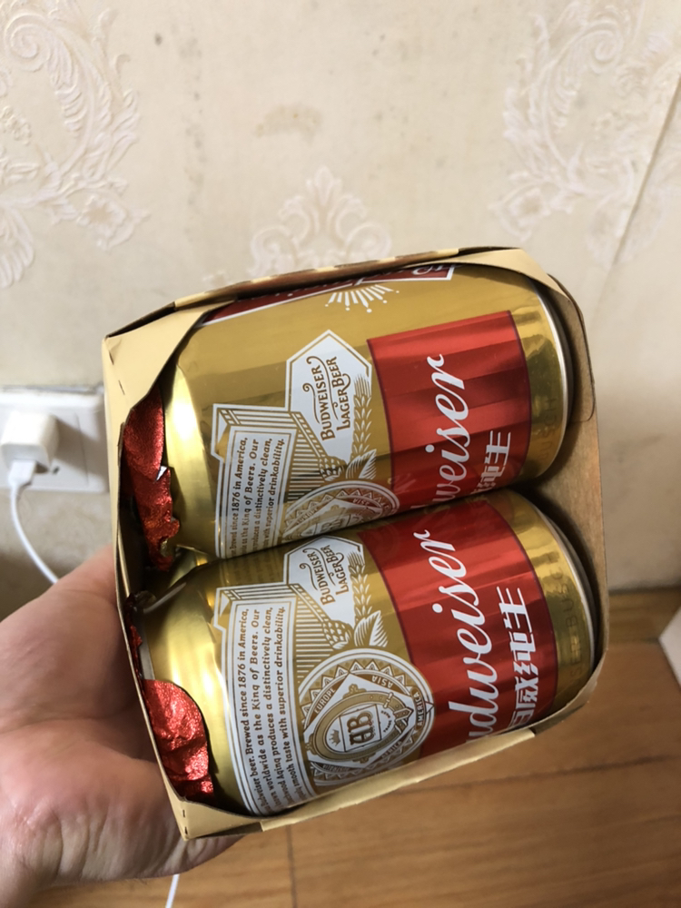 百威(Budweiser)啤酒纯生 330ml*24听 整箱装晒单图