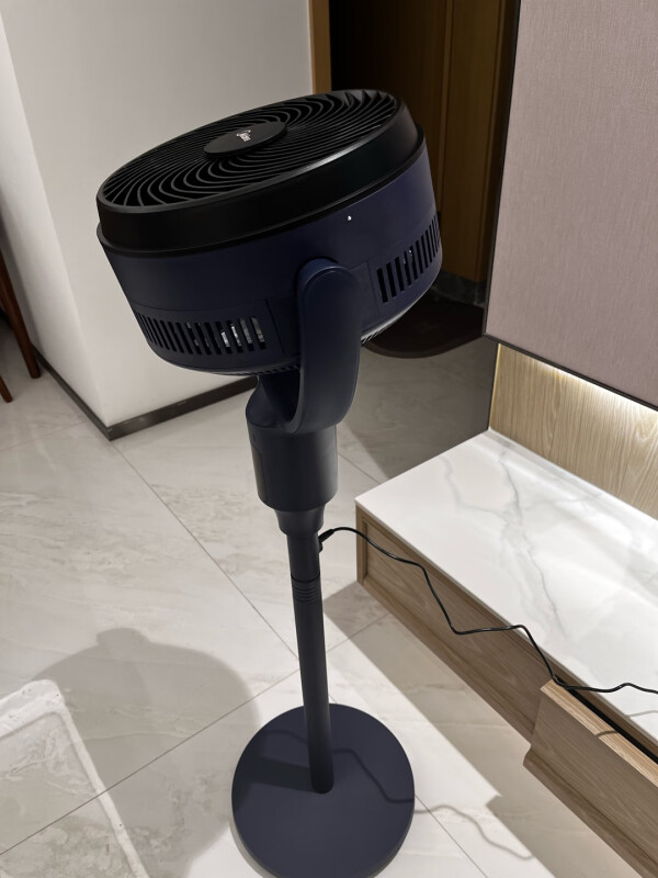 美的(Midea)空气循环扇GDG24ZR家用落地扇除菌净化扇台式柔风电风扇轻音节能桌面小型风扇“直流变频”360°摇头晒单图