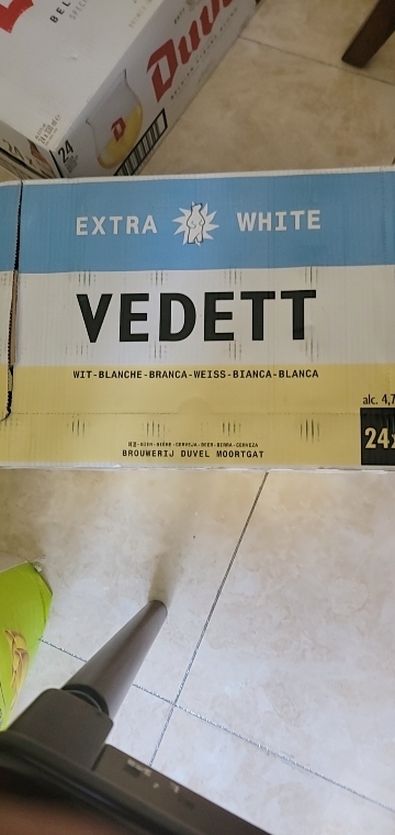 白熊(VEDETT) 比利时进口精酿啤酒 小麦啤酒 330ml*24瓶整箱装晒单图