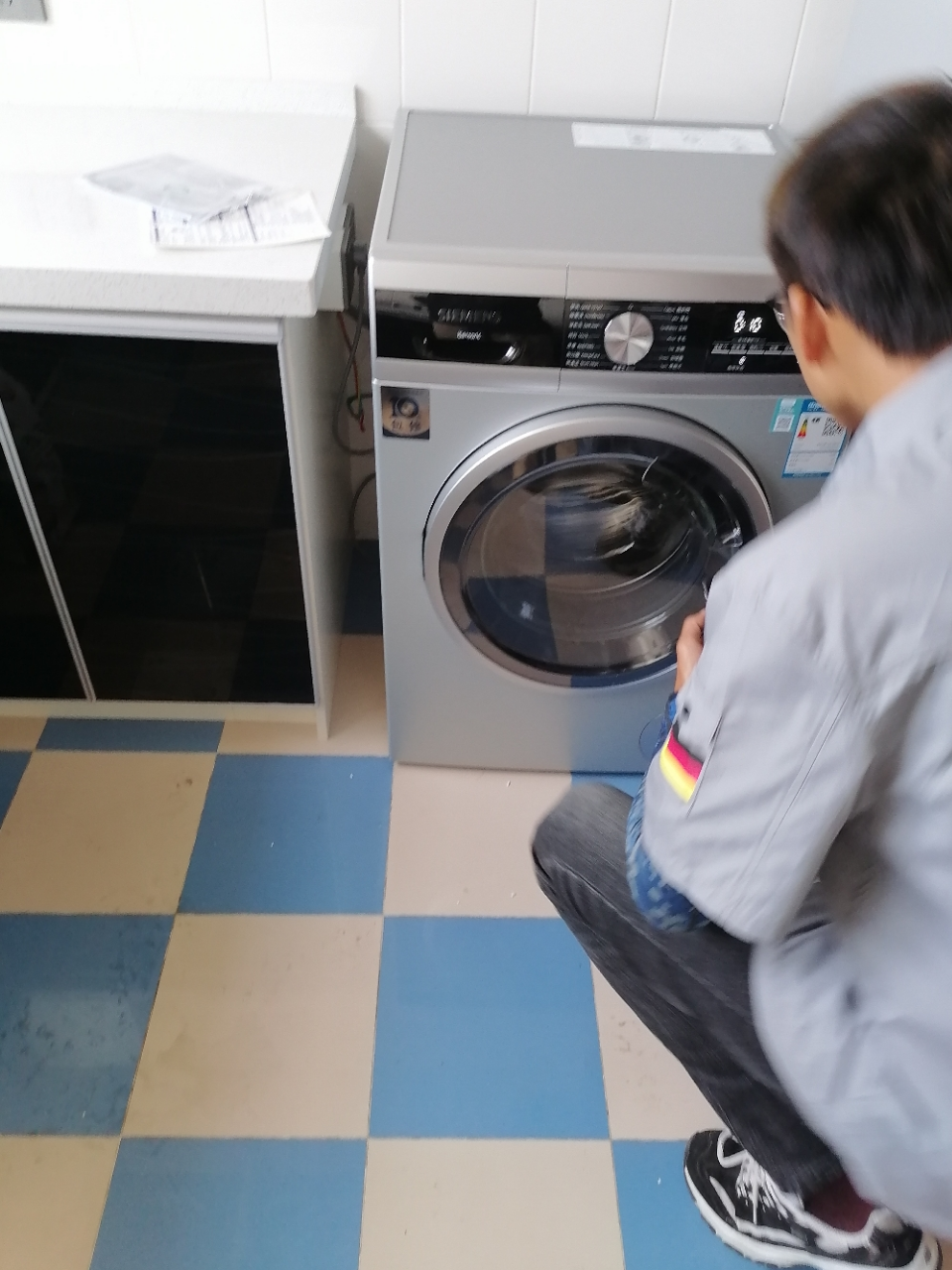 博乐体育：洗衣机内胆怎样拆卸洗衣机内胆拆卸冲洗办法【详解】