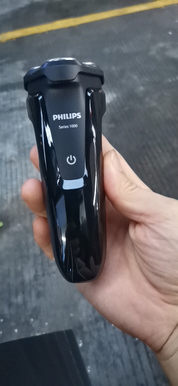 飞利浦(PHILIPS) 电动剃须刀 干湿两用 三刀头 剃须刀全身水洗充电旋转式刮胡刀剃须刀S1010/04男士礼物晒单图