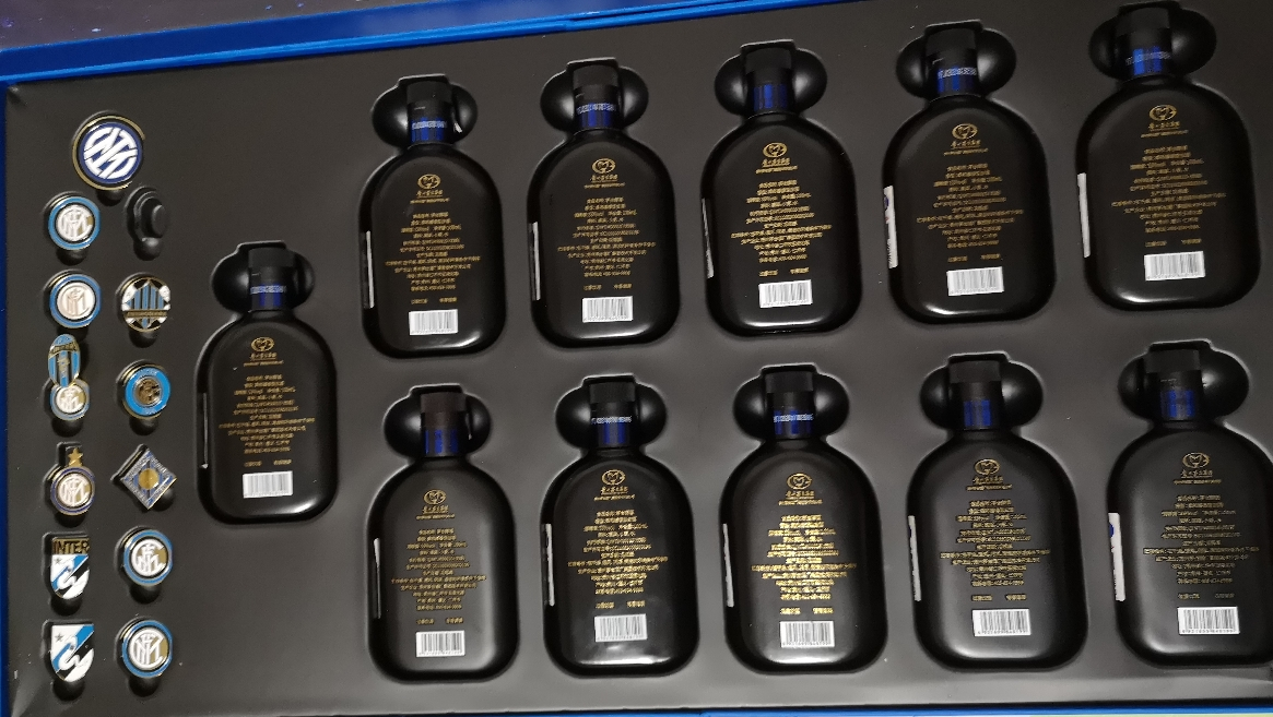 茅台茅台醇 国际米兰限定 蓝黑兄弟11瓶纪念礼盒53度100mL酱香型白酒晒单图