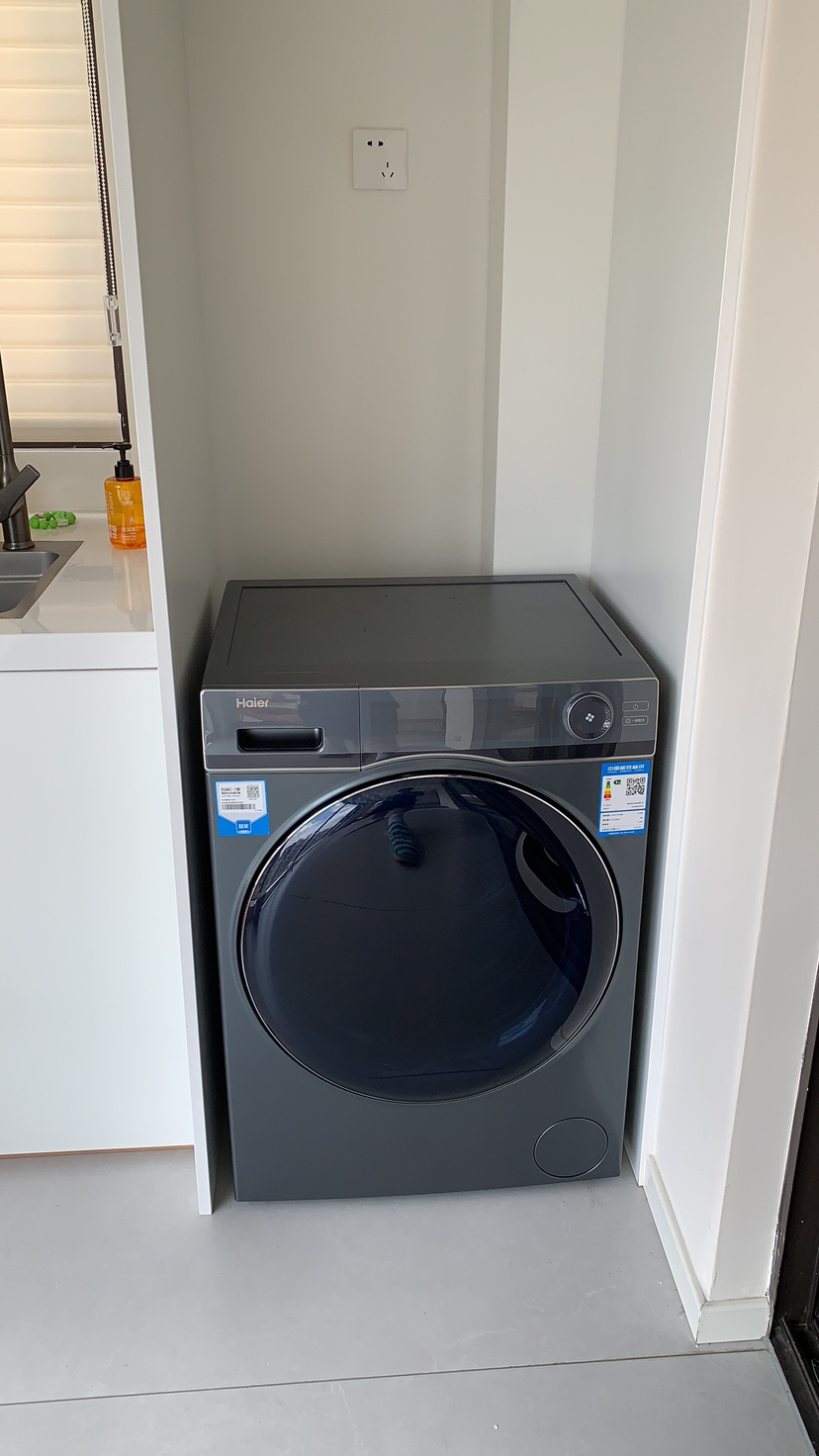 海尔(Haier) 滚筒洗衣机 10公斤容量 全自动上排水 一级能效 变频电机 滚筒洗衣机 EG100MATESL6晒单图