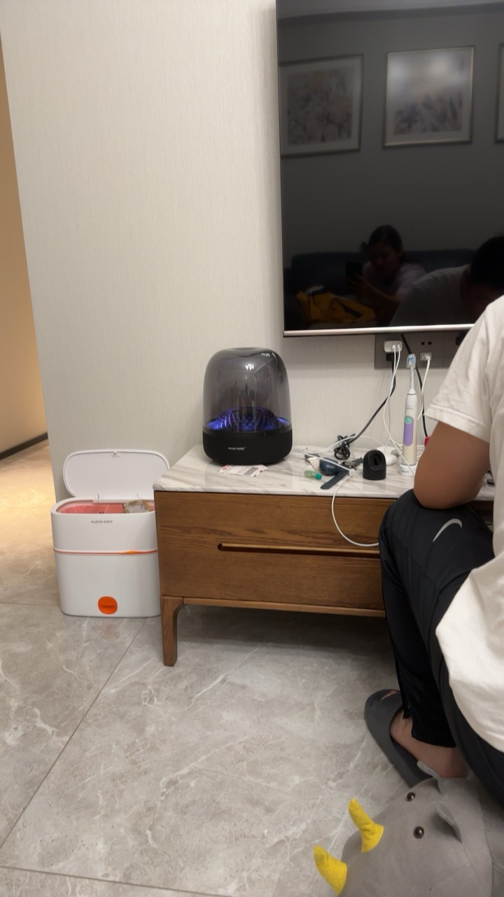 哈曼卡顿 音乐琉璃四代4代 360°环绕立体声 菱形氛围灯效 桌面蓝牙音箱 Aura Studio4[成毅款]晒单图