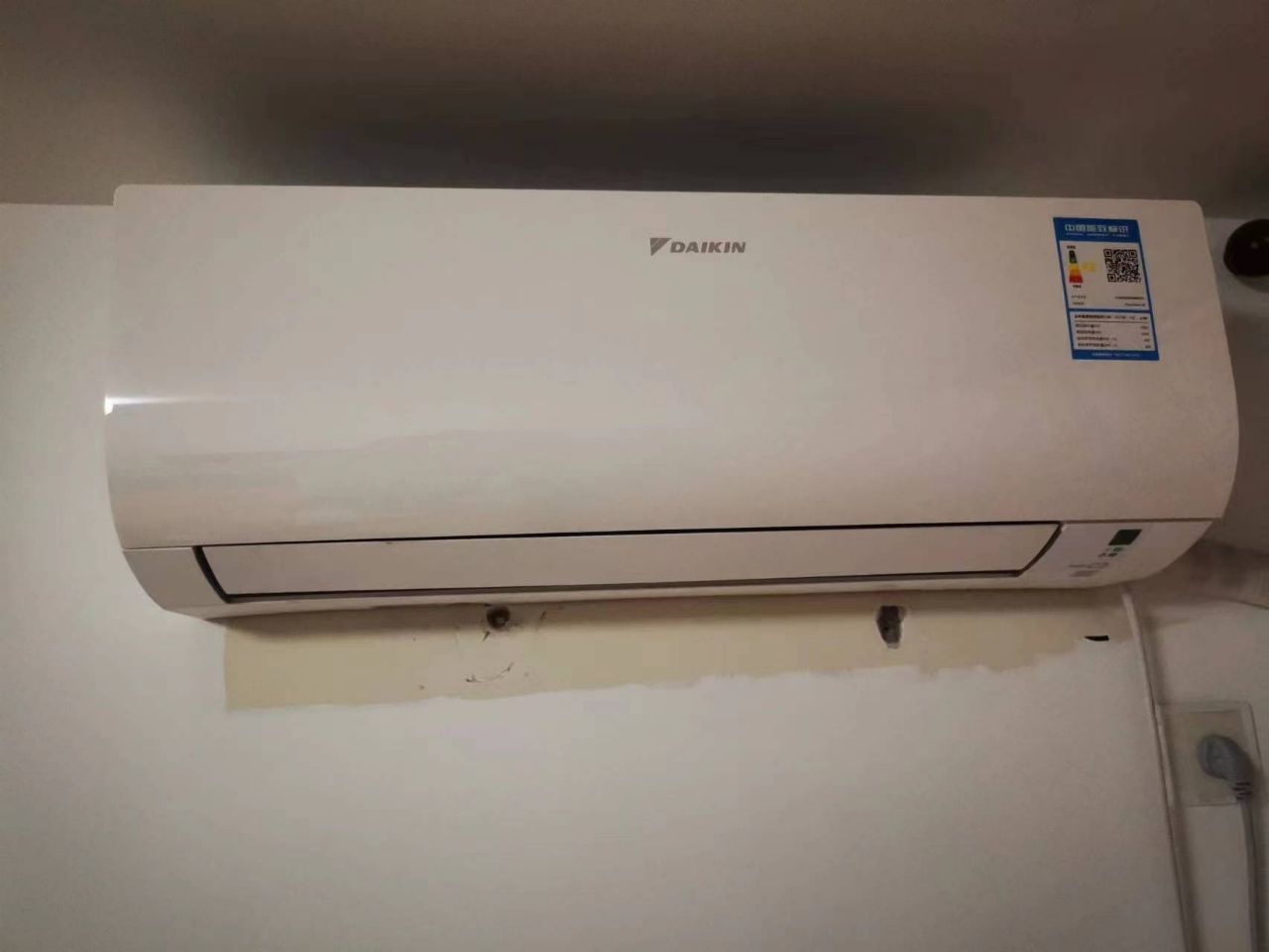 大金(DAIKIN) 大1.5匹 新三级能效 直流变频 家用节能 冷暖挂机 空调 FTXJ336WC-W晒单图