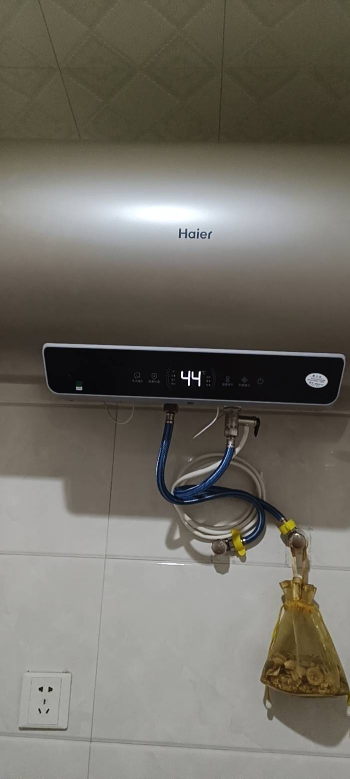 海尔(Haier)60升电热水器 WIFI智控 2200W速热 一级能效 APP预约洗浴EC6002-YG3(U1)晒单图