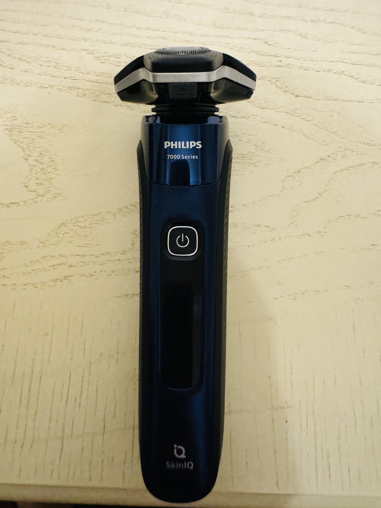 飞利浦(Philips)电动剃须刀蜂巢7系 SkinIQ高端系列肌能感应护肤级刮胡刀送男友老公S7388/07节日礼物晒单图