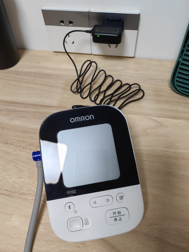 欧姆龙(OMRON)血压测量仪家用蓝牙电子血压计J735原装进口高精准血压测量计晒单图