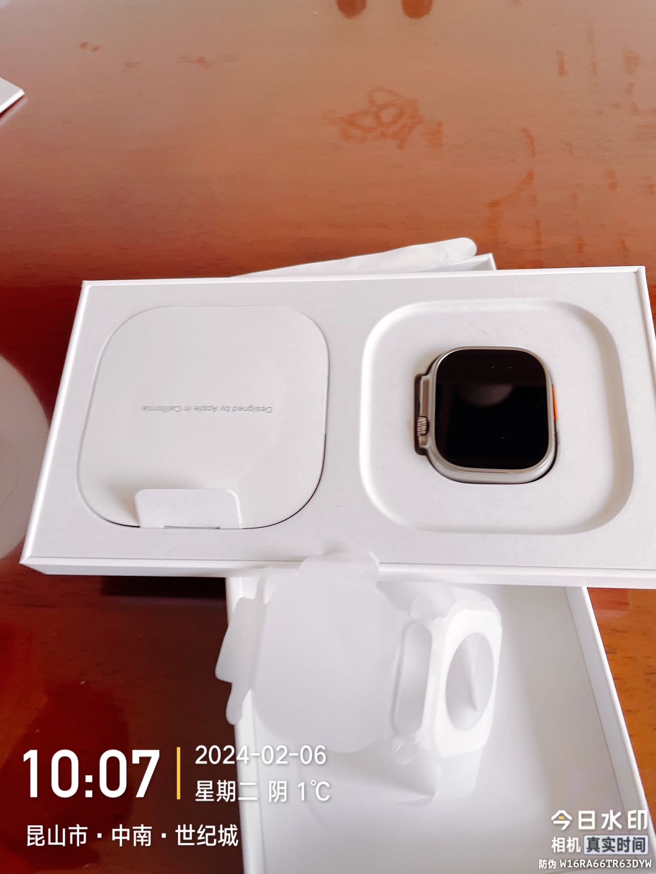 Apple Watch Ultra 2 蜂窝版 49mm 野径回环式表带 蓝配黑色 M/L晒单图