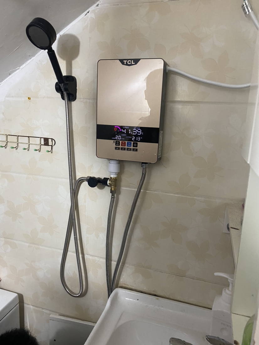 TCL即热式电热水器家用小型过水热壁挂淋浴快速热洗澡机恒温_六千瓦金色遥控漏保款晒单图